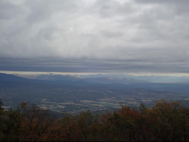 20221108 vitrollesluberon pasmarseille piedgros 14 1 