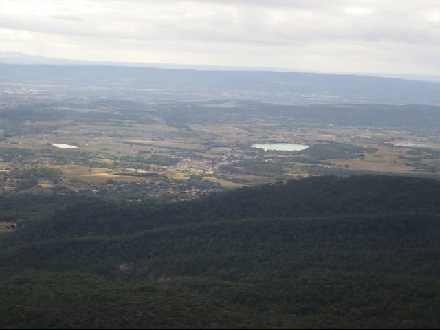 20221108 vitrollesluberon pasmarseille piedgros 29 1 