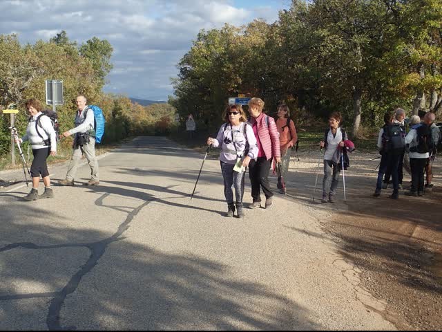 20221108 vitrollesluberon pasmarseille piedgros 43 1 