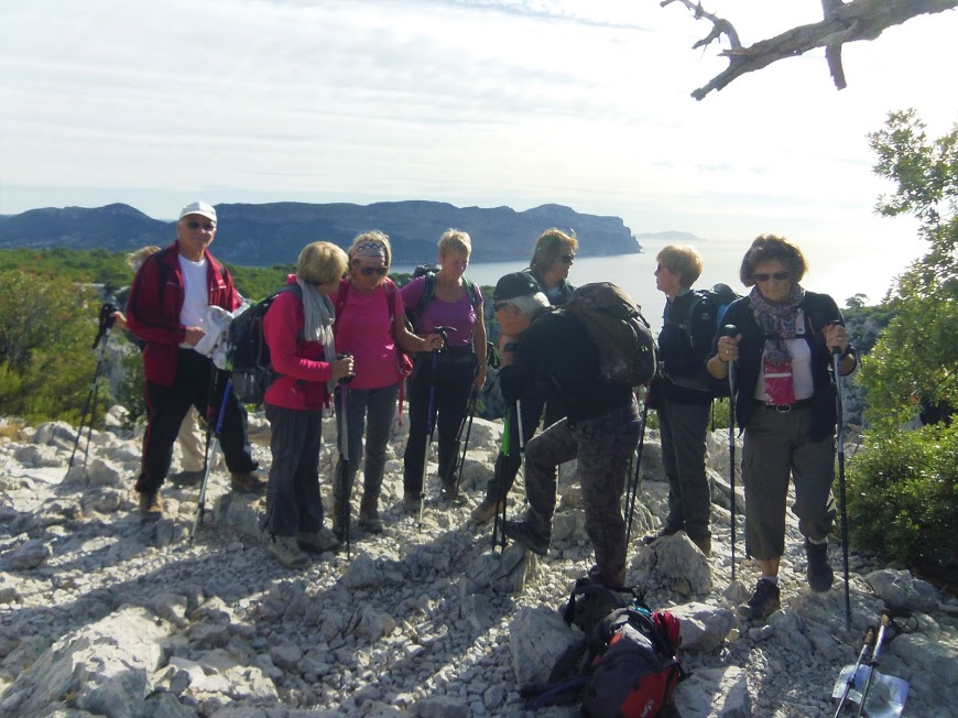 Calanques Le groupe au fond le cap Canaille