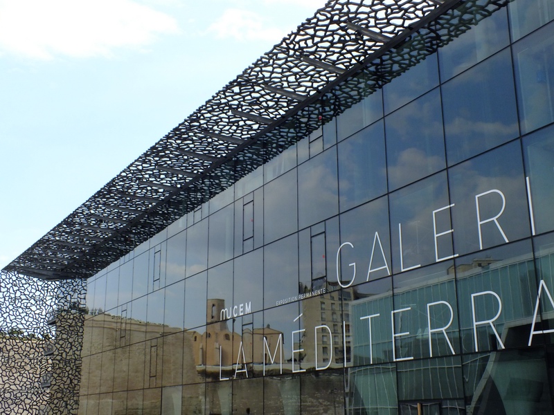 La galerie de la Méditerranée:entrée du Mucem