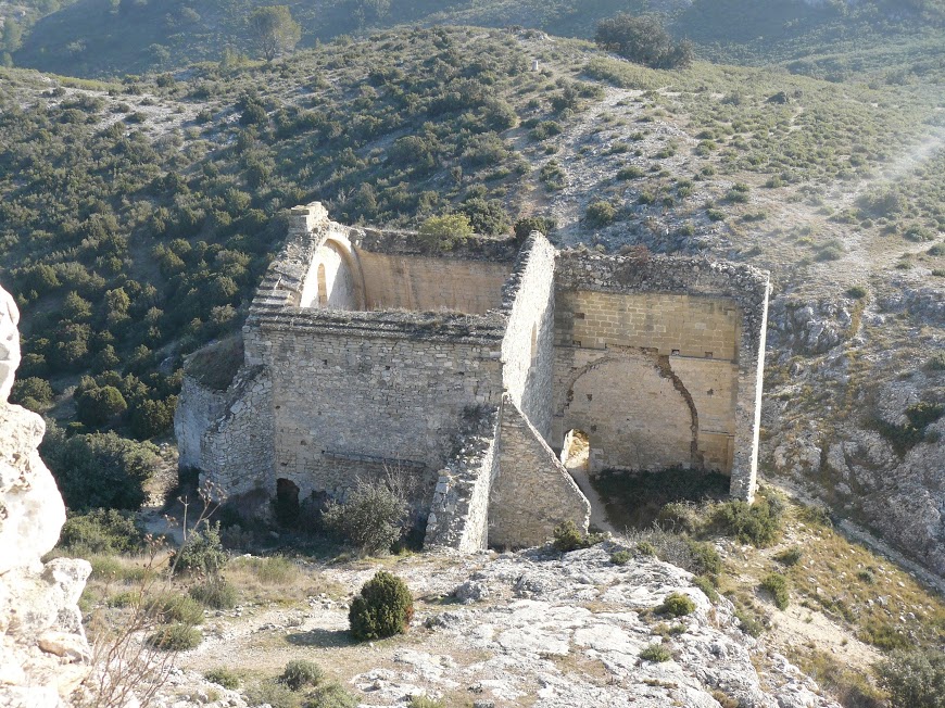 Eyguieres Cales chateau Reine Jeanne  14