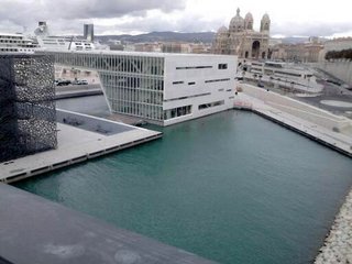 Le Mucem vue générale et la villa Méditerranée