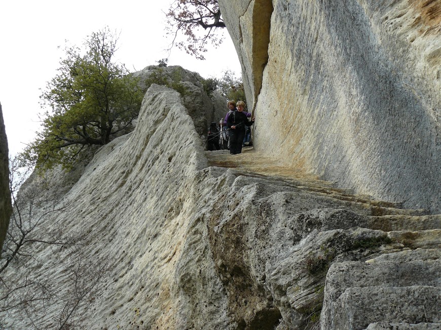 Luberon: Pas du Renard-Sivergues-Fort de Buoux 10