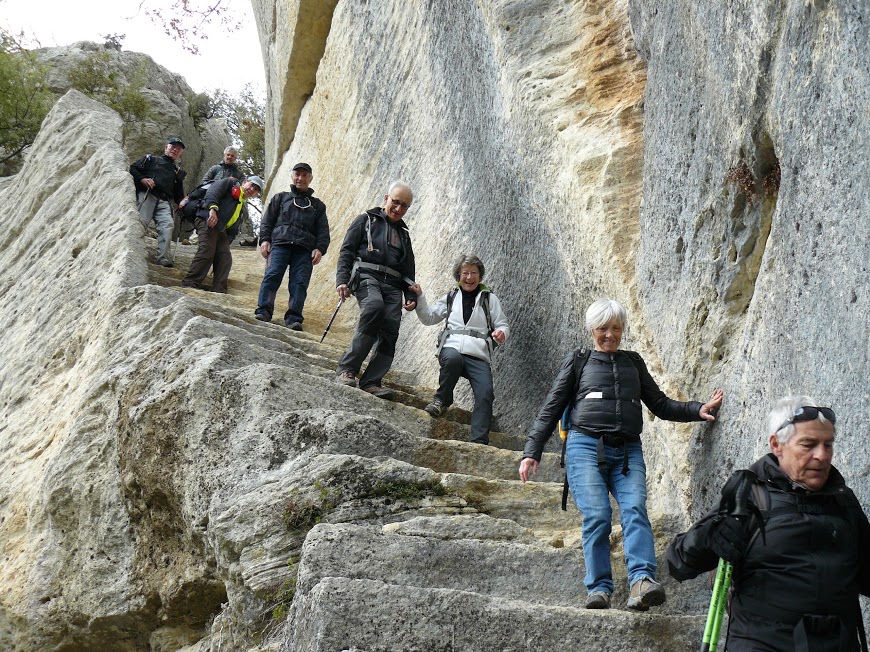 Luberon: Pas du Renard-Sivergues-Fort de Buoux  16