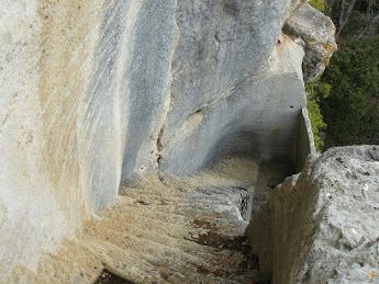 Luberon: Pas du Renard-Sivergues-Fort de Buoux 9
