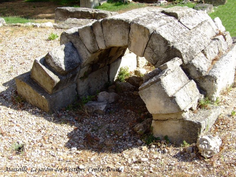 Marseille Le Jardin des Vestiges Centre Bourse