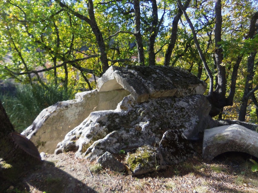 Luberon: Saint Pantaleon Tombeau de st Phillis ?