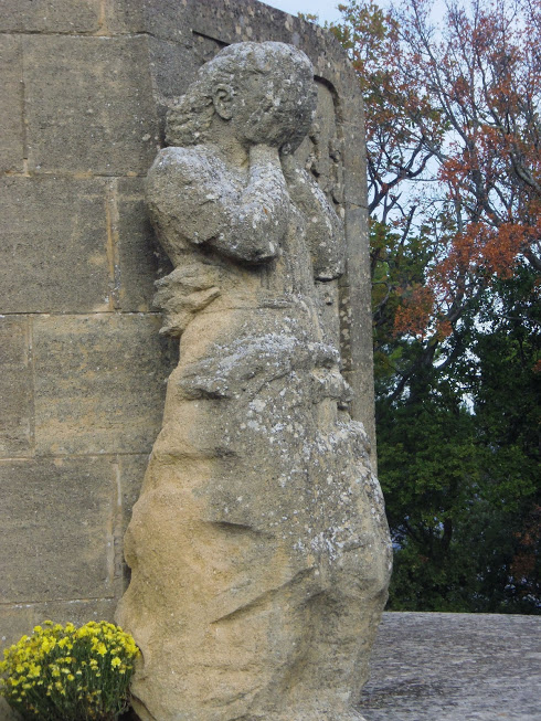 La chaine des Côtes la Roque d'anthéron - St Anne de Goiron :Stèle  souvenir 