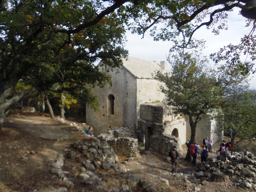 La chaine des Côtes la Roque d'anthéron - St Anne de Goiron:La chapelle 