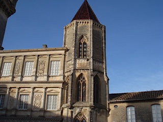 le chateau vu de la cour intérieure